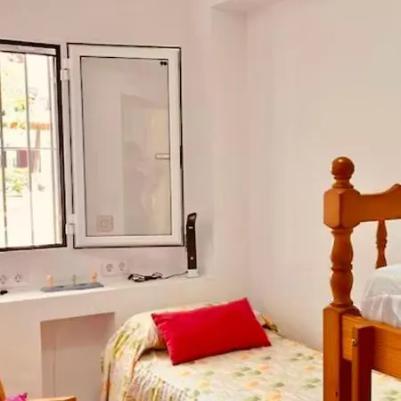 Casita Con Jardin Y Piscina Comunitaria En Denia, Muy Cerca De La Playa De Rotas *